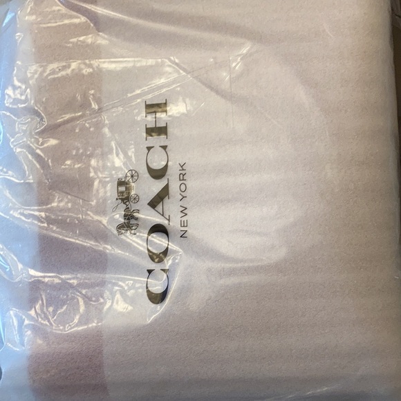 Coach Derby Tote - Picture 13 of 14